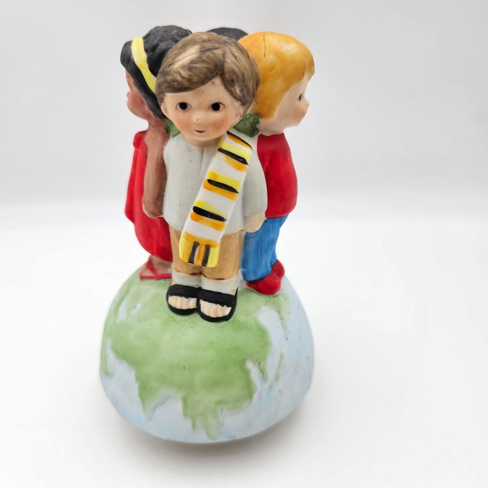 Vintage USA For Africa We Are The World 1985 Figurine Music Box Brockman WORKS